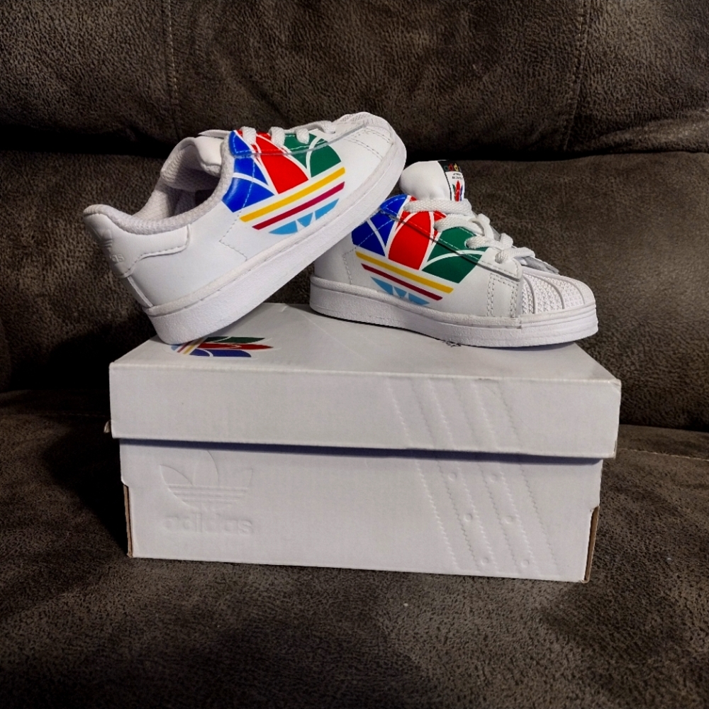 ADIDAS original SUPERSTAR PURE COLOR SHOES SIZE 6K Kid NEW